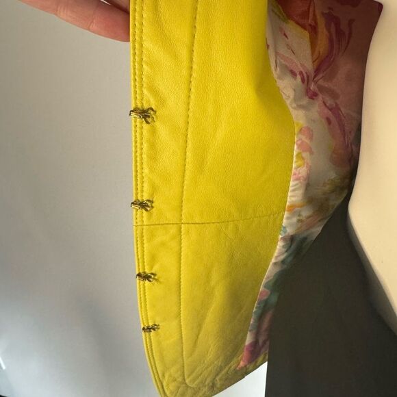 Vintage Yellow Women's Leather Jacket - Picture 5 of 8